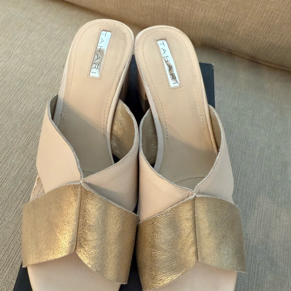 Tahari Women's Cream and Gold Slide Sandals